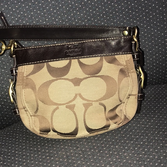 Coach - Picture 2 of 7